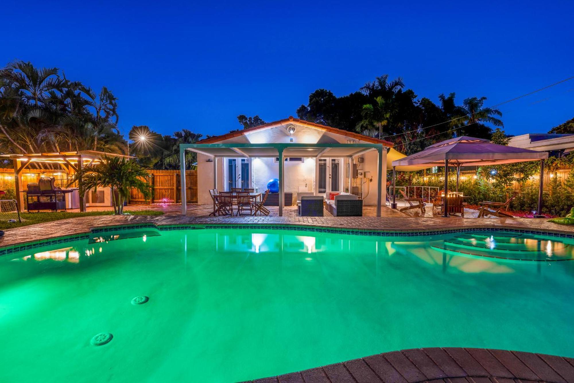 Coastal Paradise 7 Min To With Game Mini Golf And Heated Pool