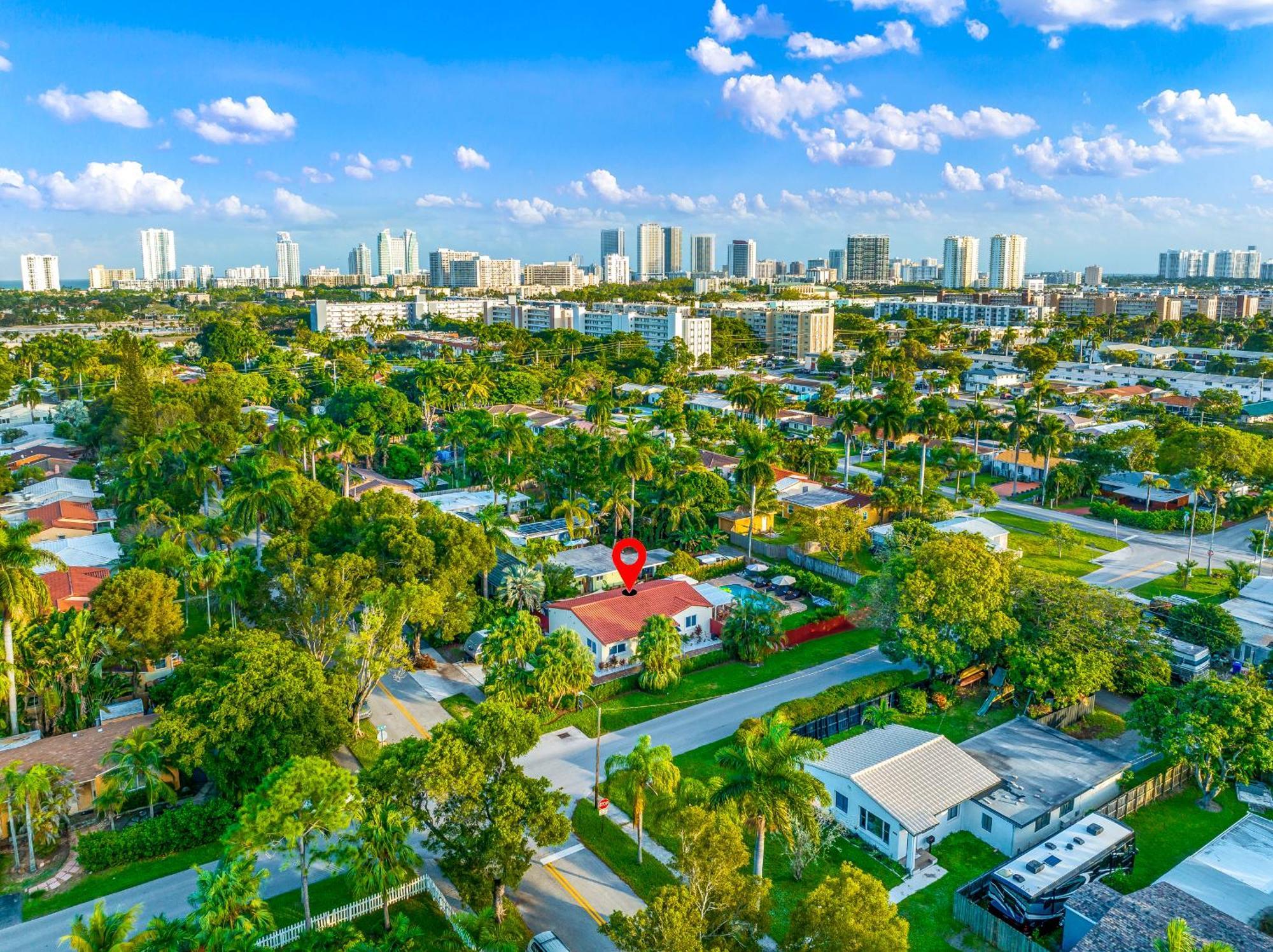 Coastal Paradise 7 Min To With Game Mini Golf And Heated Pool Villa Hollywood